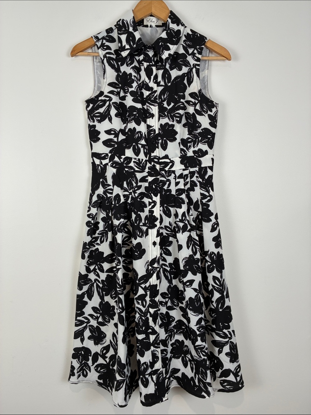 Eliza J Women’s 2 Sleeveless Black & White Floral Fit-and-Flare Dress
